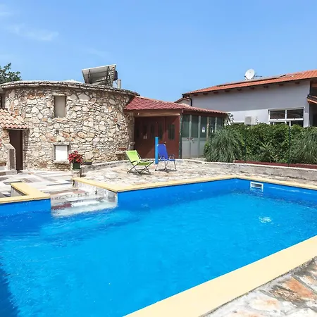 Tatil Evi Stunning In Peroj